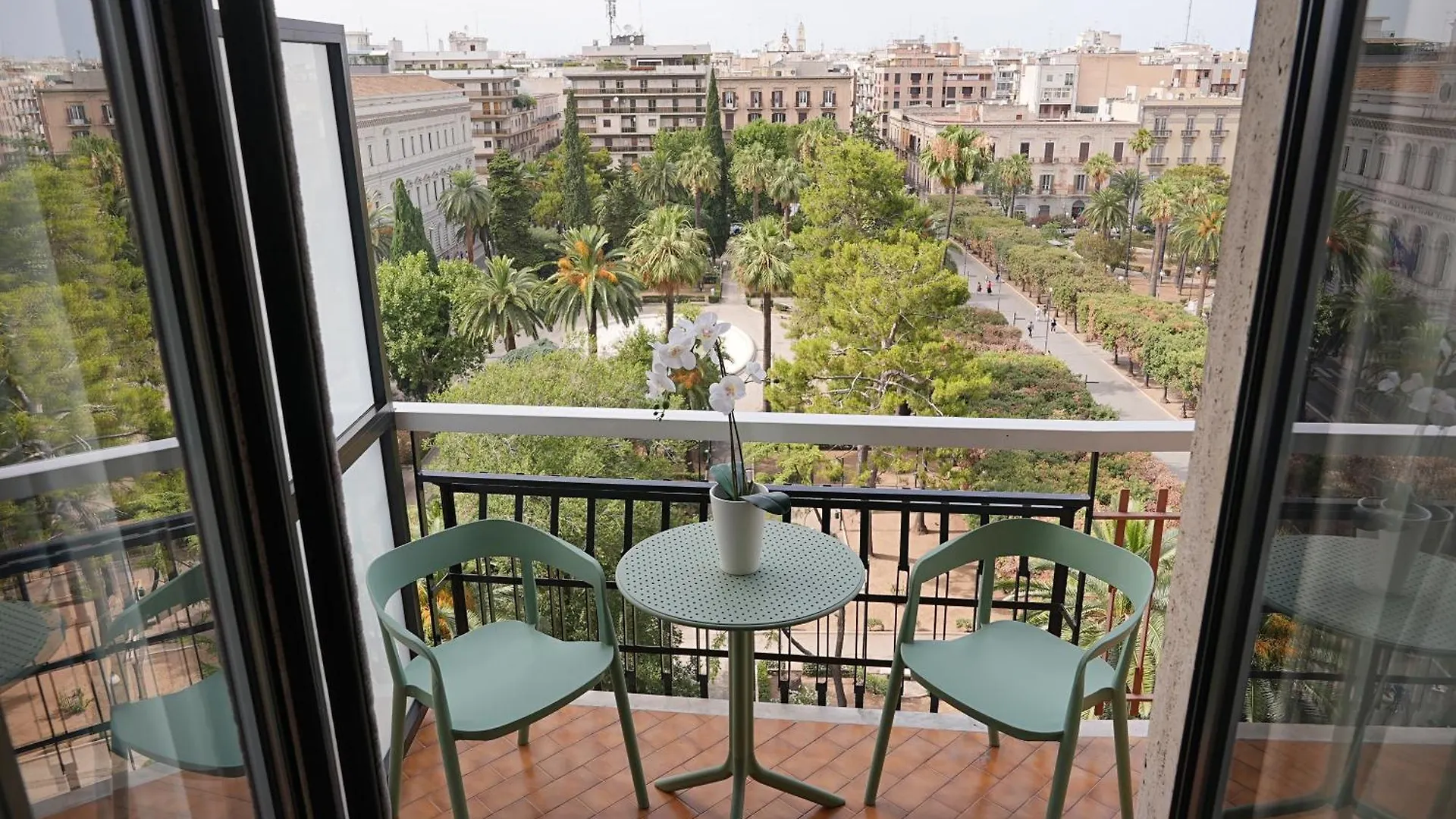 Suite & Premium Room - Centro Bari - Stazione 0*,  Italy